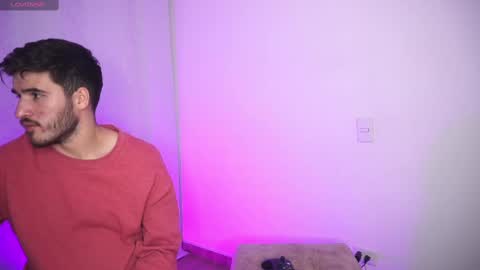 Snapshot of damon_frost chatting on September 24, 2025, 10:13 pm damon_frost online show from September 24, 2025, 10:13 pm