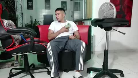 damyan_2003 online show from December 22, 2024, 12:28 am