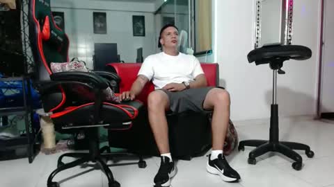 damyan_2003 online show from January 1, 2025, 3:02 am