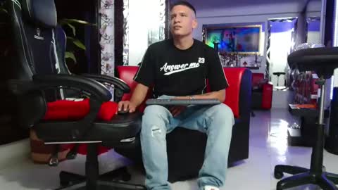 damyan_2003 online show from October 4, 2025, 3:59 am