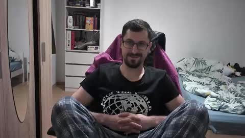 Snapshot of dan_the_man405 chatting on November 3, 2025, 7:37 pm King Dan online show from November 3, 2025, 7:37 pm