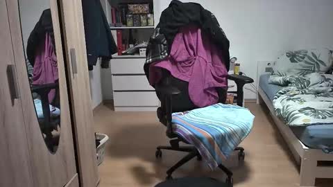 Snapshot of dan_the_man405 chatting on November 18, 2025, 8:35 pm King Dan online show from November 18, 2025, 8:35 pm