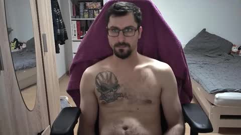 Snapshot of dan_the_man405 chatting on December 3, 2025, 7:56 pm King Dan online show from December 3, 2025, 7:56 pm