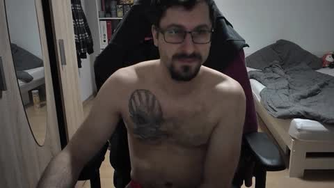 Snapshot of dan_the_man405 chatting on December 18, 2025, 7:53 pm King Dan online show from December 18, 2025, 7:53 pm