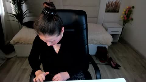 Dana Dom online show from February 18, 2025, 5:09 am