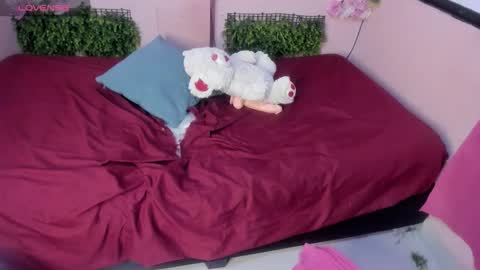 I am Dana  Check mi profile online show from December 19, 2025, 12:23 pm