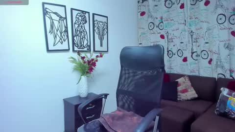 Danaa Rey online show from March 4, 2025, 11:19 am