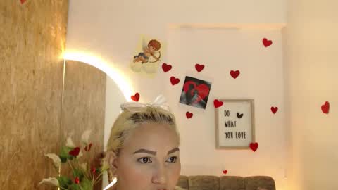 danalaleska online show from November 28, 2025, 5:32 am