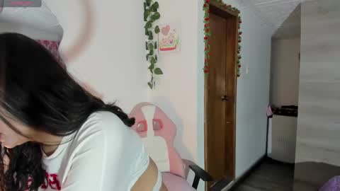 danay_01 online show from January 22, 2025, 12:27 am