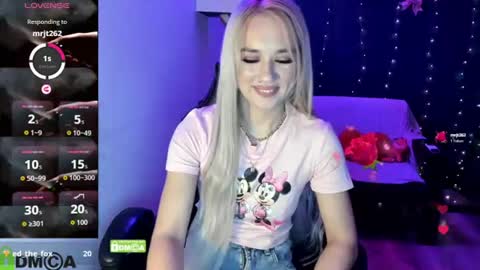 Snapshot of dances_queen chatting on July 14, 2026, 7:02 am dances_queen online show from July 14, 2026, 7:02 am