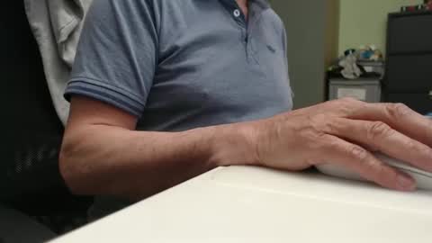 dani_alpina online show from April 25, 2026, 9:56 am