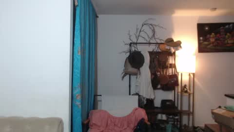 Snapshot of dani_brown19 chatting on June 22, 2026, 5:15 am dani_brown19 online show from June 22, 2026, 5:15 am