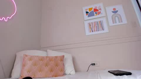 Snapshot of dani_skinny_ chatting on September 19, 2025, 11:33 am Hi I am Dani online show from September 19, 2025, 11:33 am