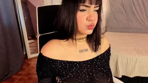 dania22_ online show from May 11, 2026, 1:50 pm