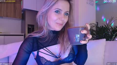daniangel_web online show from May 22, 2026, 6:13 pm