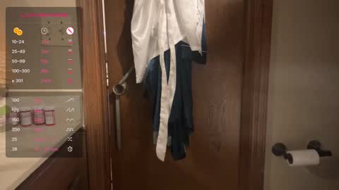 Dani Dragon online show from January 17, 2025, 2:18 pm