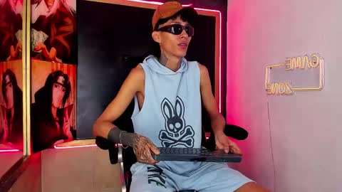 daniel_deluc77 online show from January 10, 2026, 4:03 am