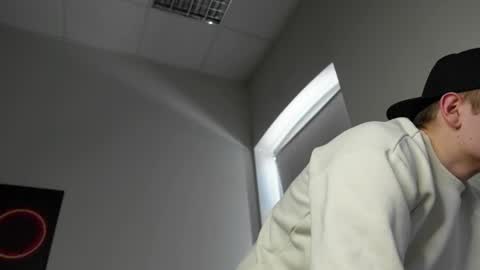 DANIEL SHAWN online show from April 19, 2026, 5:18 am