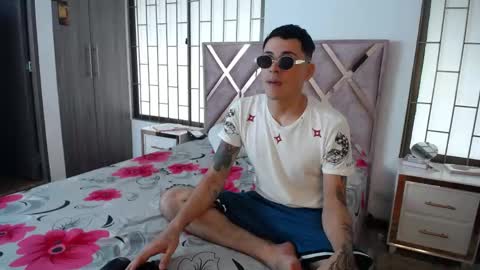 daniel_velez26 online show from May 14, 2026, 8:59 pm