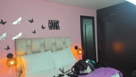 lorena online show from March 12, 2025, 2:41 am