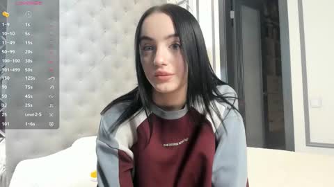 Mia online show from December 20, 2025, 11:06 am