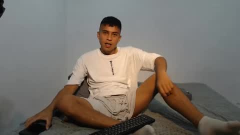 danielitopapii online show from February 8, 2025, 4:47 am