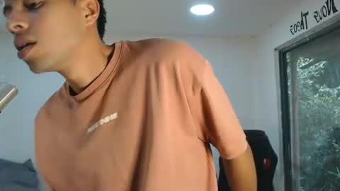 danielitopapii online show from October 20, 2025, 6:52 pm