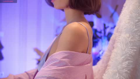 Snapshot of danielle_thomas chatting on January 26, 2025, 12:54 pm Danielle online show from January 26, 2025, 12:54 pm