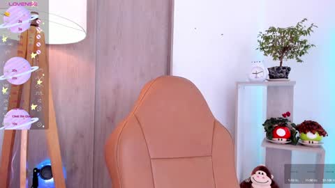 Danielle Rose online show from February 7, 2025, 7:49 pm