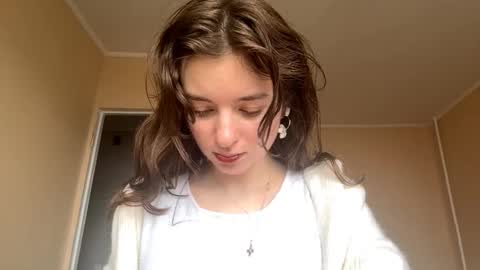 Mia online show from November 6, 2025, 7:42 am