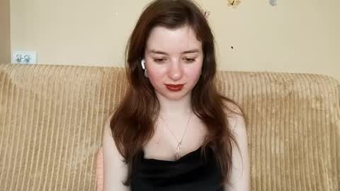 Mia online show from May 27, 2026, 1:41 pm