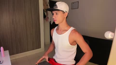Snapshot of daniels_cruz chatting on December 1, 2024, 9:26 pm Daniels Cruz online show from December 1, 2024, 9:26 pm