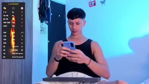 Snapshot of daniels_cruz chatting on March 7, 2025, 11:16 pm Daniels Cruz online show from March 7, 2025, 11:16 pm