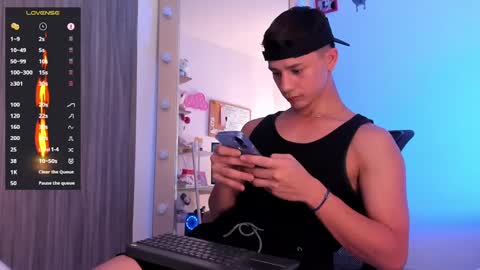 Snapshot of daniels_cruz chatting on March 10, 2025, 9:18 pm Daniels Cruz online show from March 10, 2025, 9:18 pm