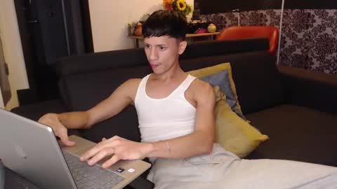 Snapshot of daniels_cruz chatting on February 1, 2026, 1:59 am Daniels Cruz online show from February 1, 2026, 1:59 am