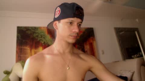 Snapshot of daniels_cruz chatting on May 12, 2026, 5:43 pm Daniels Cruz online show from May 12, 2026, 5:43 pm