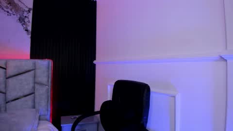 Dani Phonenix online show from September 8, 2025, 7:57 pm