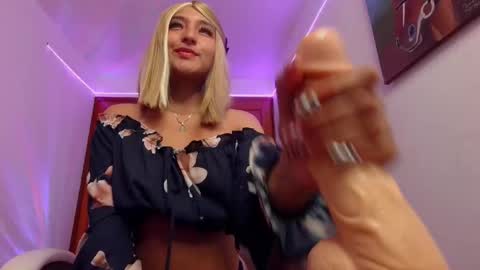 Pau online show from February 19, 2025, 3:38 pm