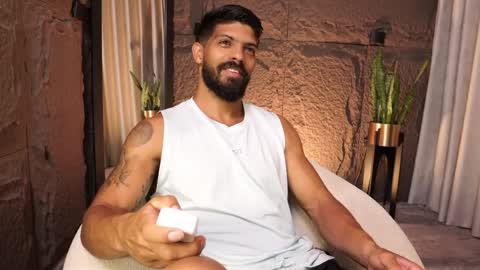 Snapshot of dann_saenz chatting on April 4, 2026, 2:14 pm Dann saenz online show from April 4, 2026, 2:14 pm