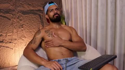 Snapshot of dann_saenz chatting on April 5, 2026, 2:25 pm Dann saenz online show from April 5, 2026, 2:25 pm