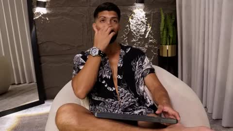 Snapshot of dann_saenz chatting on April 8, 2026, 1:44 pm Dann saenz online show from April 8, 2026, 1:44 pm