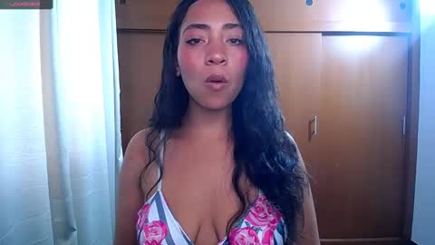 Snapshot of danna__ross chatting on January 17, 2025, 6:44 pm Danna  Ross online show from January 17, 2025, 6:44 pm