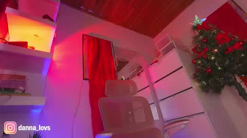 Danna Lovs online show from November 20, 2025, 5:01 pm