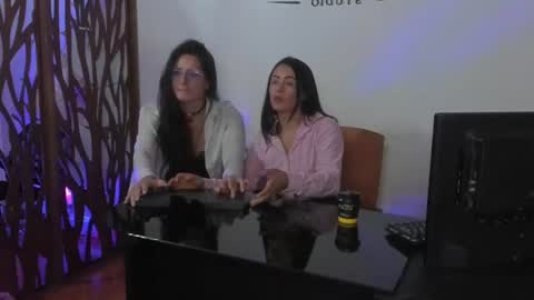 Snapshot of danna_lovs chatting on June 27, 2026, 10:42 am Danna Lovs online show from June 27, 2026, 10:42 am