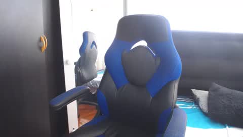 danna martinez33 online show from December 20, 2025, 4:25 pm