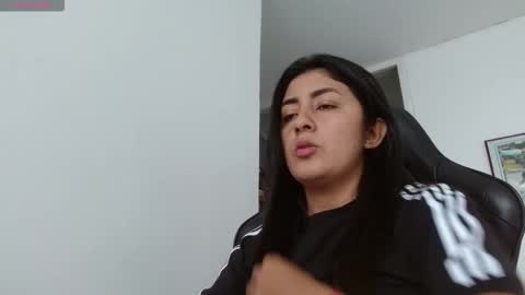 Danna online show from November 10, 2025, 7:46 pm