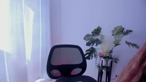 Snapshot of danna_stewart chatting on February 18, 2025, 8:25 pm Paulina online show from February 18, 2025, 8:25 pm