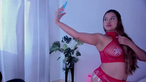 Snapshot of danna_stewart chatting on February 21, 2025, 9:43 pm Paulina online show from February 21, 2025, 9:43 pm