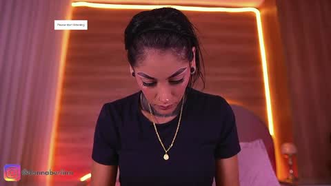 Danna Berlin  online show from April 16, 2026, 7:25 pm