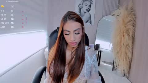 Danna Cruz  online show from May 20, 2026, 7:20 pm